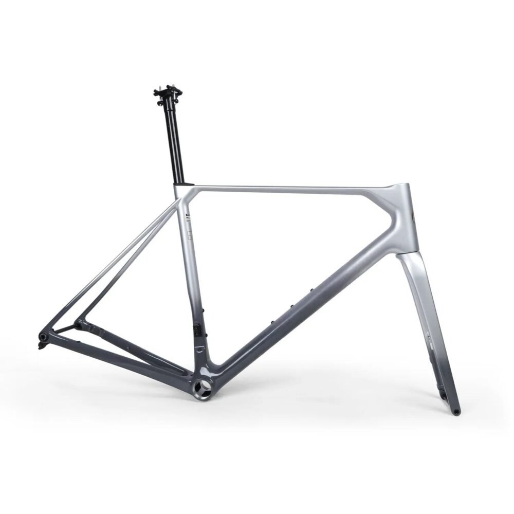 sunremo_2025_1240.jpg T1000 Carbon Frameset with BB86 Bottom Bracket - Disc Brake | Electronic Shifting Ready