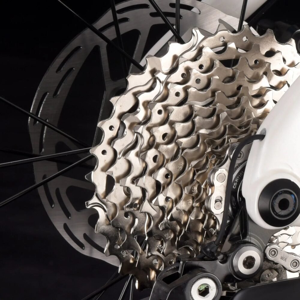 T1000 Carbon UCI Road Bike - Shimano 105 Di2 Shifting | Full Integrated Cables | Lightweight Durable