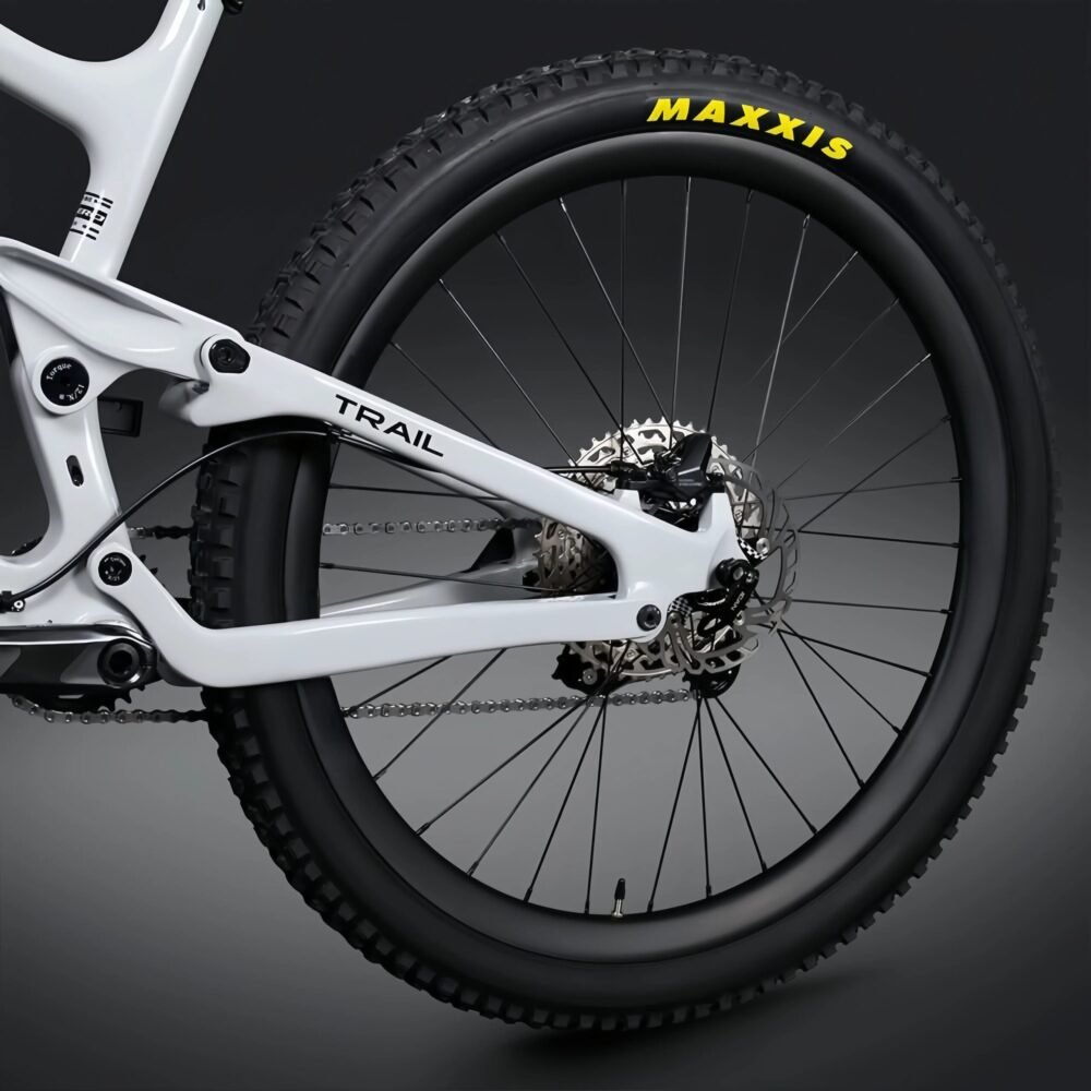 Trail Carbon Mountain Bike - Light Frame | RockShox Suspension | Maxxis Tires