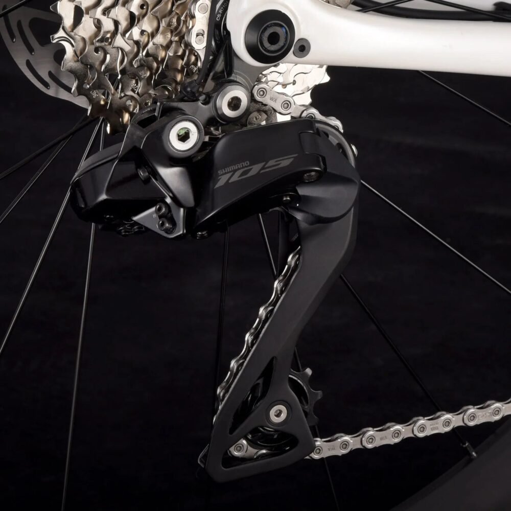 T1000 Carbon UCI Road Bike - Shimano 105 Di2 Shifting | Full Integrated Cables | Lightweight Durable