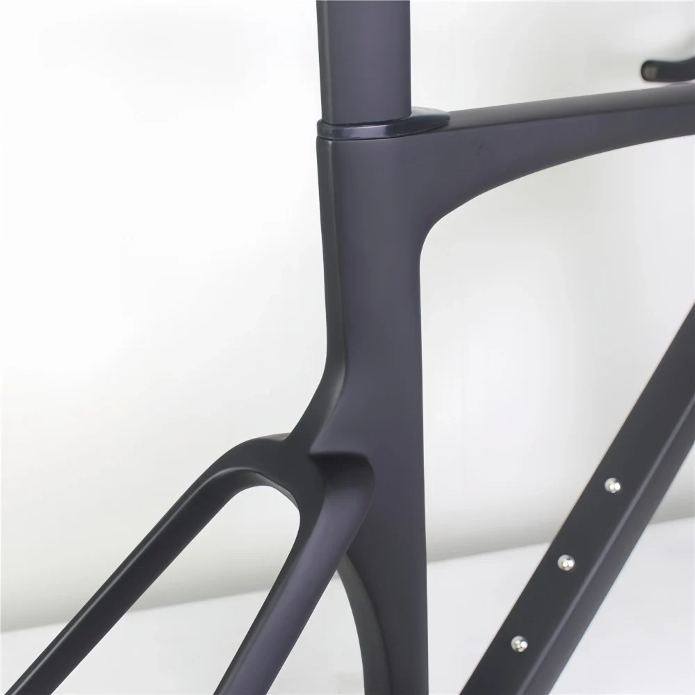 TCF229-15 SU02A | All-Rounder Carbon Fiber Road Bike | Versatile for Training & Commuting